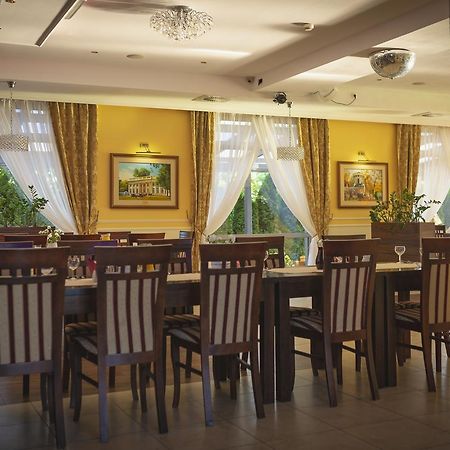 Hotel Pikul Puławy エクステリア 写真