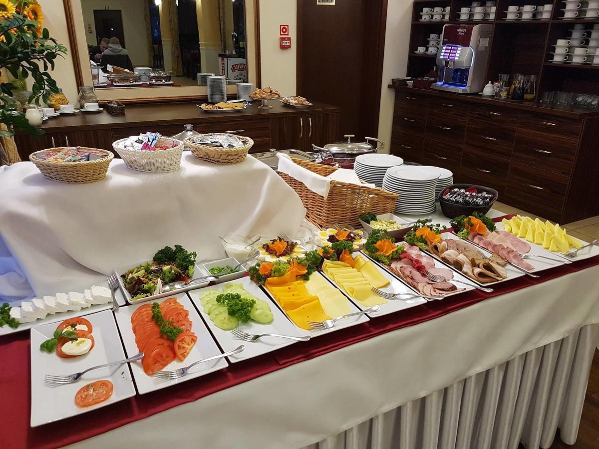 Hotel Pikul Puławy エクステリア 写真