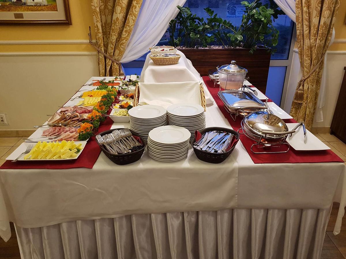 Hotel Pikul Puławy エクステリア 写真
