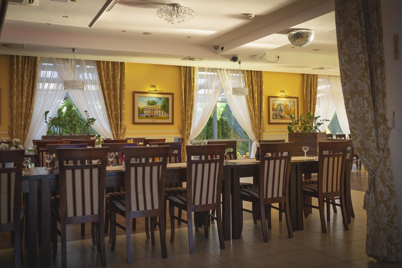 Hotel Pikul Puławy エクステリア 写真