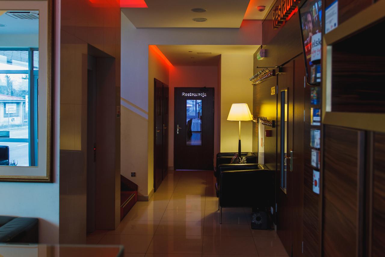 Hotel Pikul Puławy エクステリア 写真