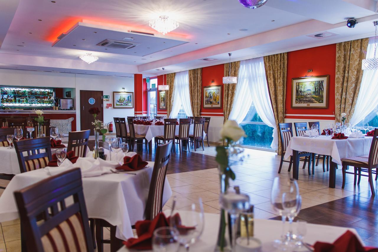 Hotel Pikul Puławy エクステリア 写真