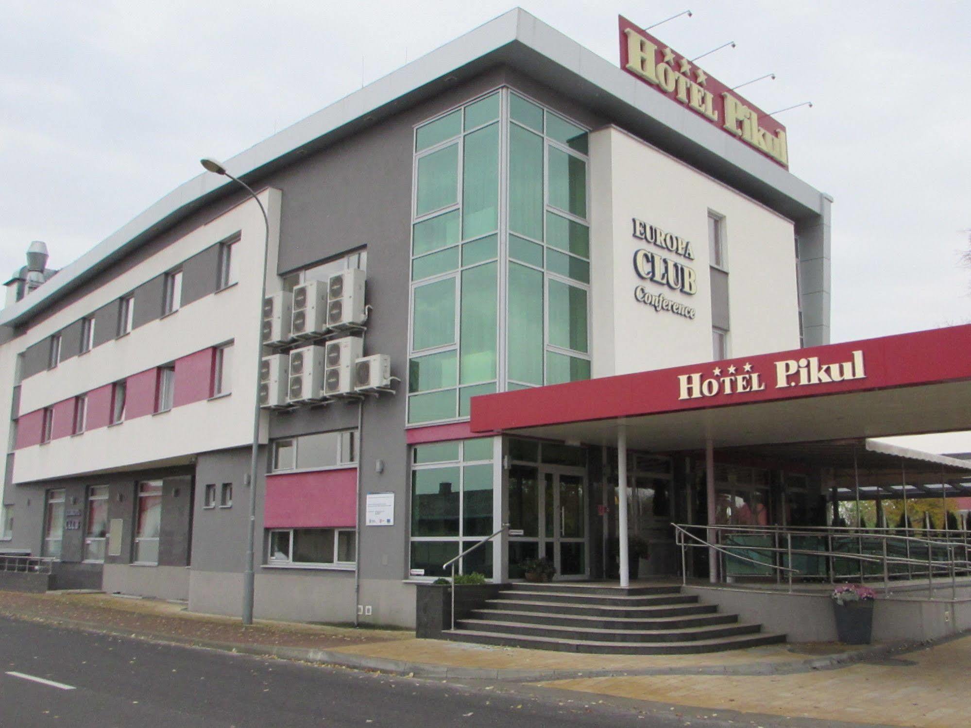 Hotel Pikul Puławy エクステリア 写真
